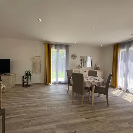 فيلة Maeva Florensac